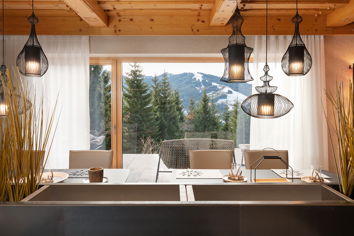 designferienhaus-xxl-chalet-ski-in-out-wagrain-2