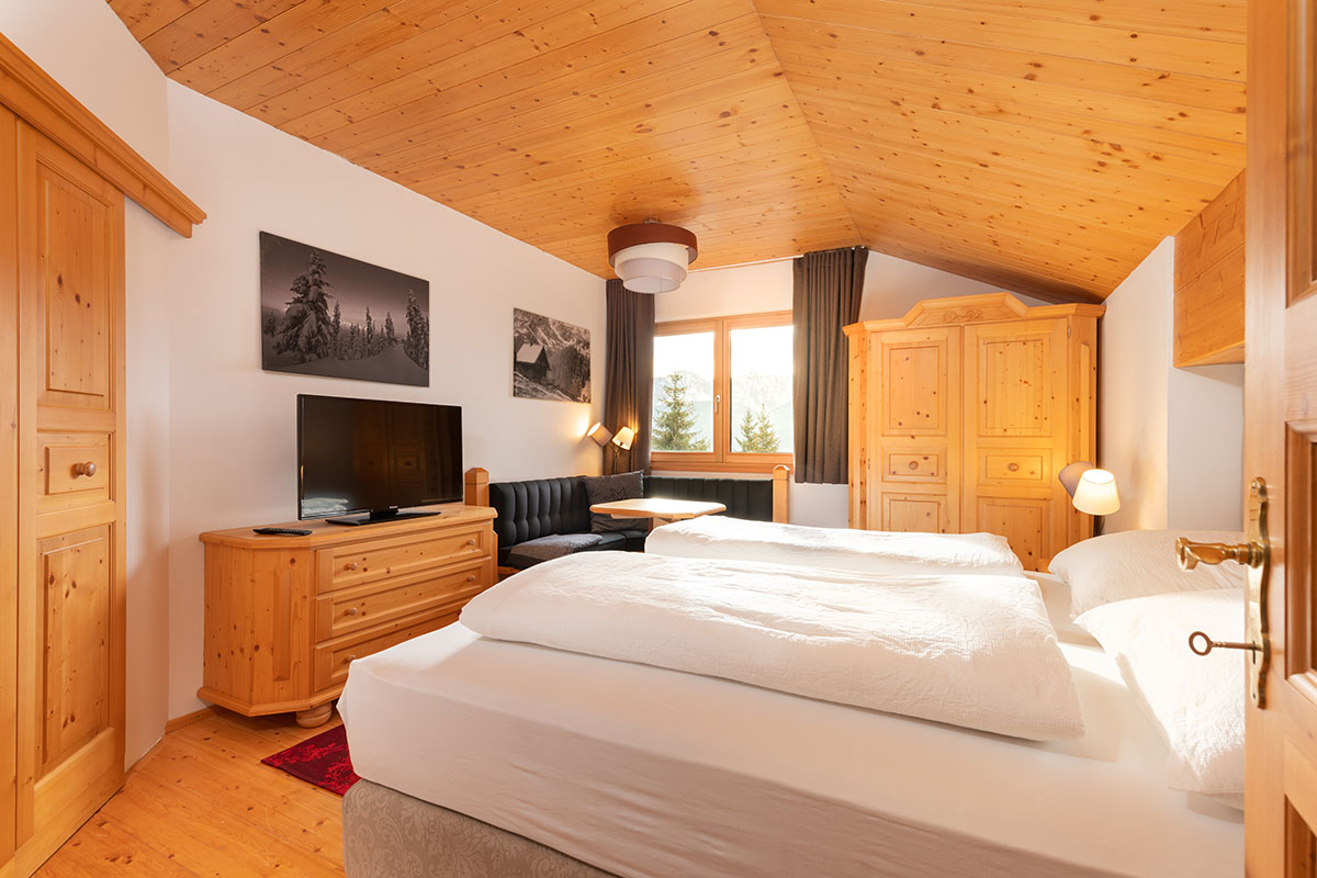 designferienhaus-xxl-chalet-ski-in-out-wagrain-43