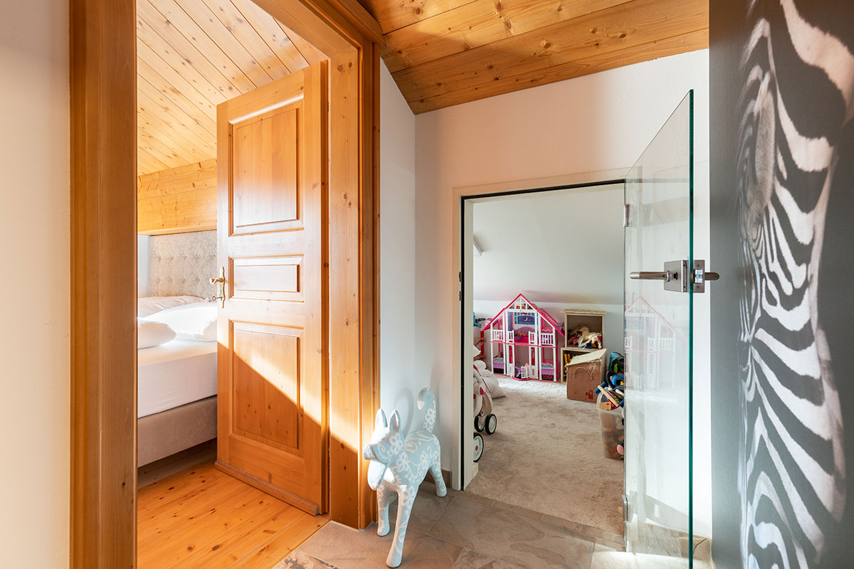 designferienhaus-xxl-chalet-ski-in-out-wagrain-44